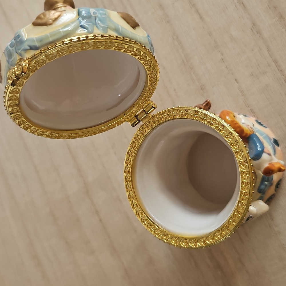 Small Carousel Ceramic Box - Picture 6 of 10